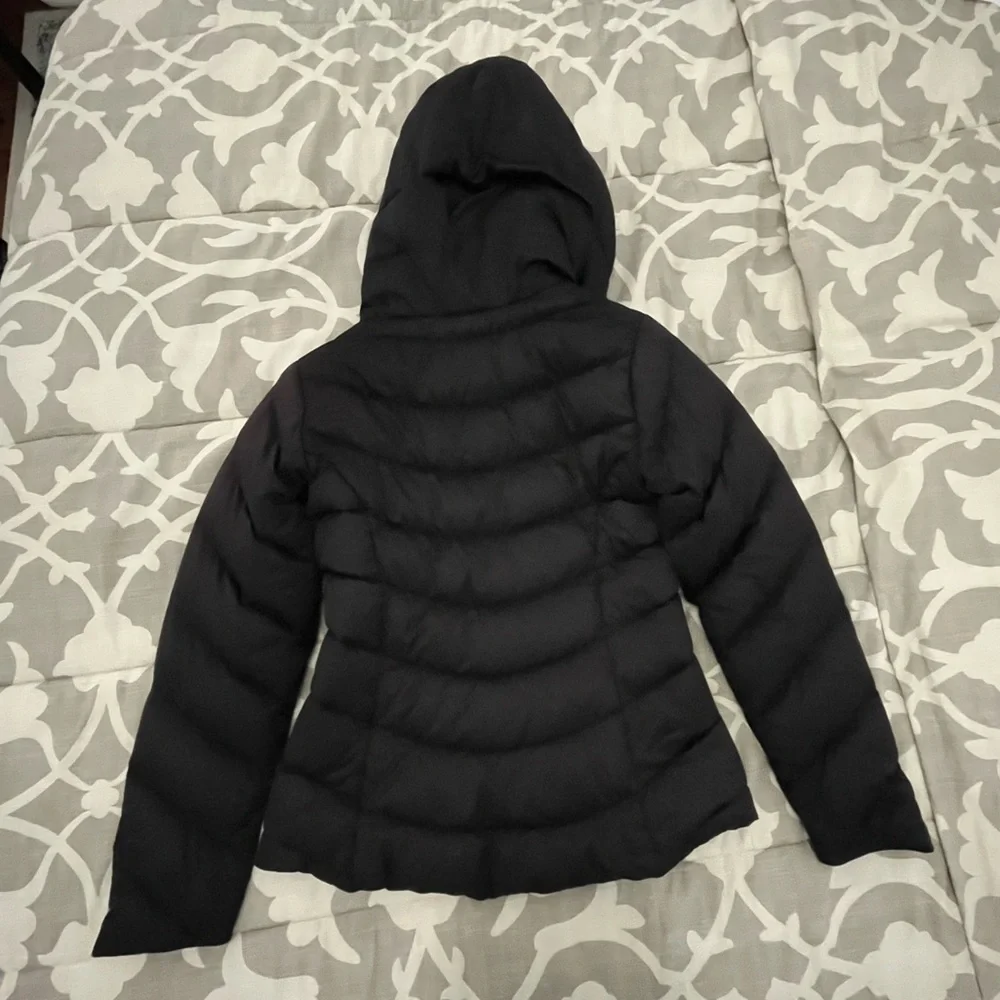 Patagonia Black Hooded Puffer Jacket - Picture 2 of 4